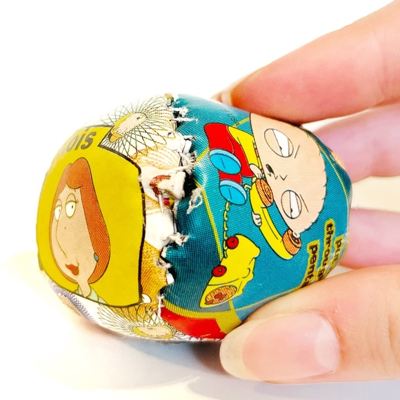 Family Guy Brian Griffins Guide to Booze and Broads Book Plus Hacky Sacks Balls - Picture 16 of 16